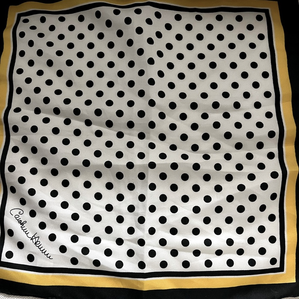 Carolina Herrera silk small scarf 💯 authentic